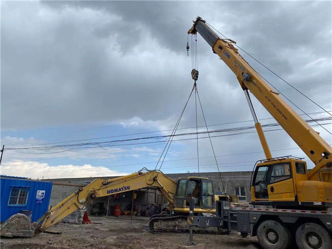 翠屏区25吨吊车的工作半径是多少？